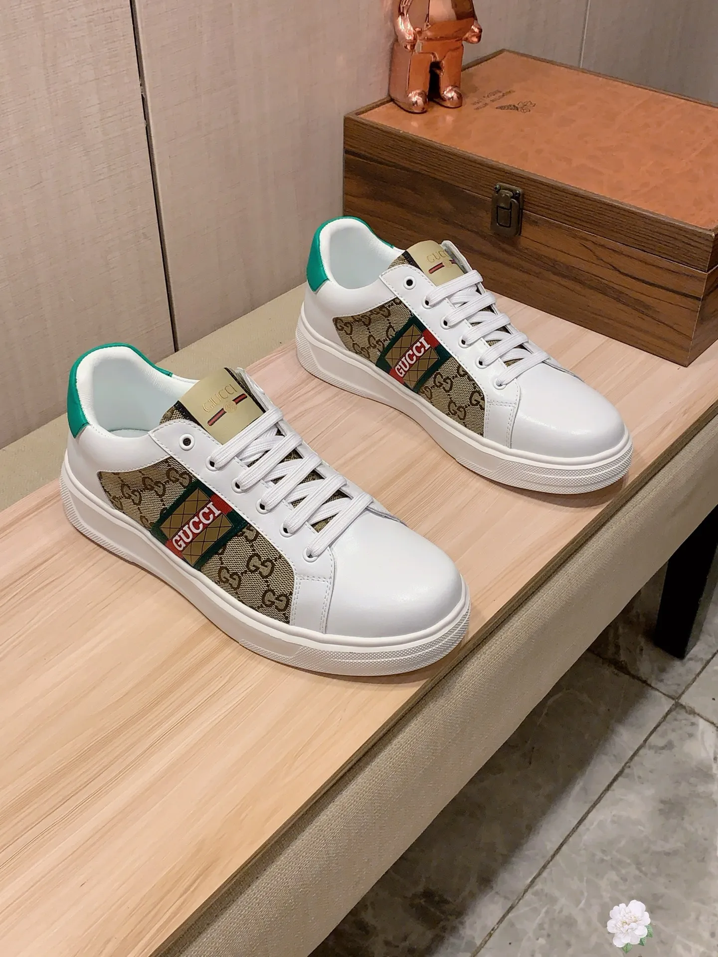 Men's men's shoes💰420💰💰🎩🎩[Lightning][Lightning] "Gucci*" latest • popular casual shoes, top brand [seduce] luxury ~ purchasing agency, top ~ quality. [Strong] The upper is made of imported breathable cowhide with fabric material ➕ Breathable sheepskin feet (•) and fine workmanship. The original stylish and stylish soft rubber wear-resistant and non-slip outsole is light and comfortable on the feet. The real thing looks better when photographed in person. 111: code: 38-44, 3️⃣ colors selected